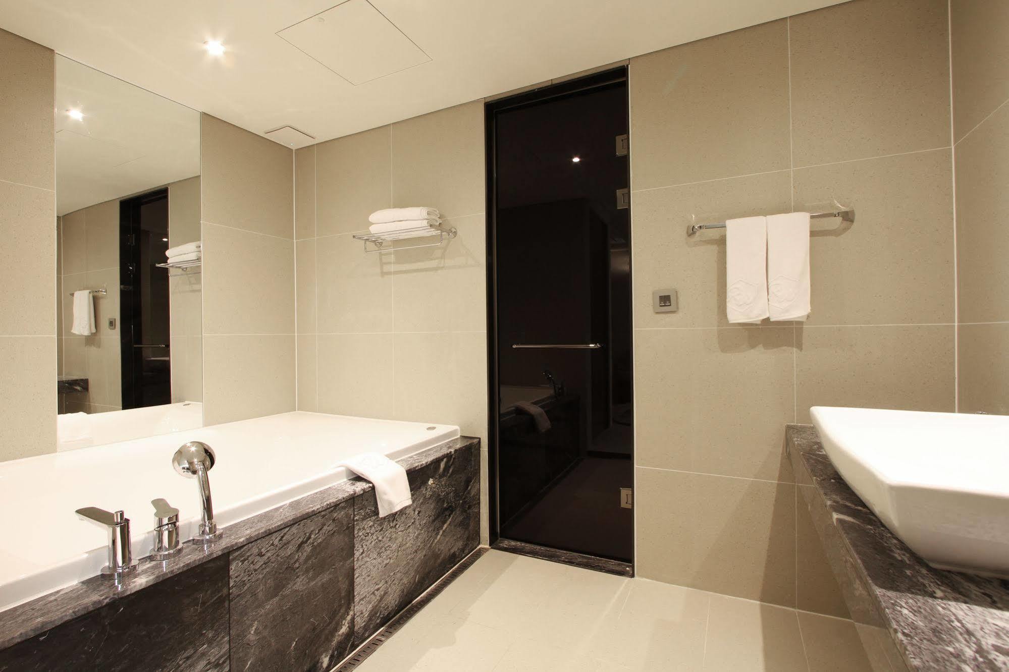 Richwell Hotel Seul Esterno foto